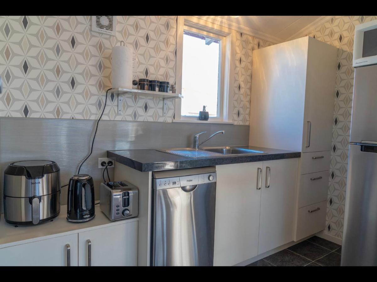 Te Anau Holiday Home - Free Wifi - Free Bikes & Kayaks - Short Walk To Lake & Town - Top Views Zewnętrze zdjęcie