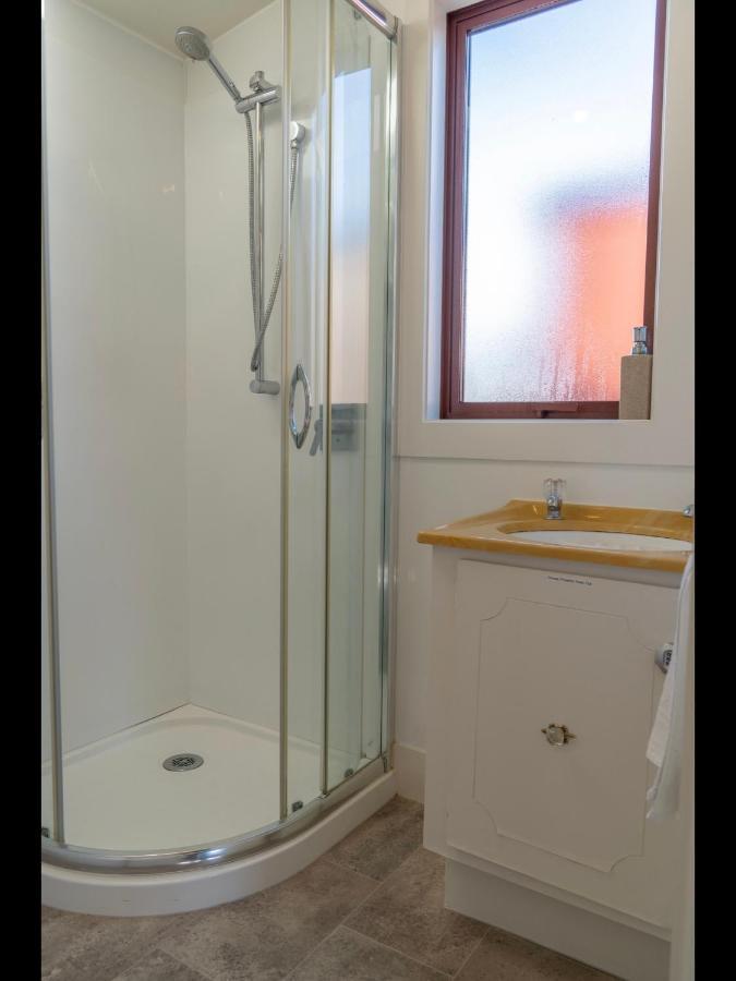 Te Anau Holiday Home - Free Wifi - Free Bikes & Kayaks - Short Walk To Lake & Town - Top Views Zewnętrze zdjęcie